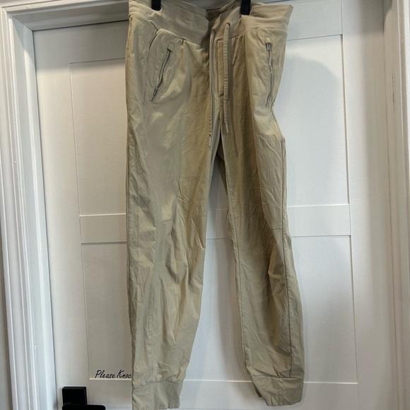 Athleta Trekkie Relaxed Mid Rise Jogger size 14 - Picture 2 of 4